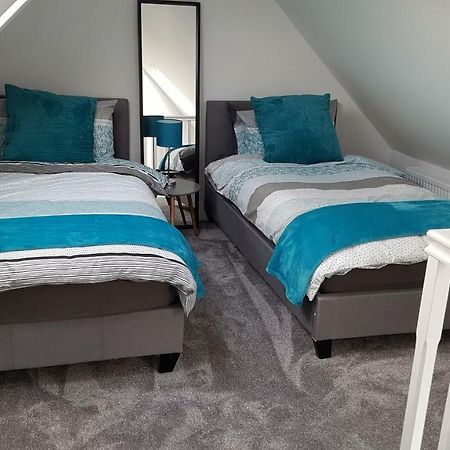 2 Serviced Apartments In Childwall-South Liverpool - Each Apartment Sleeps 6 Exterior foto
